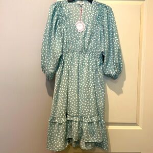NWTs - Umgee - 3/4 sleeve dress - Size medium
